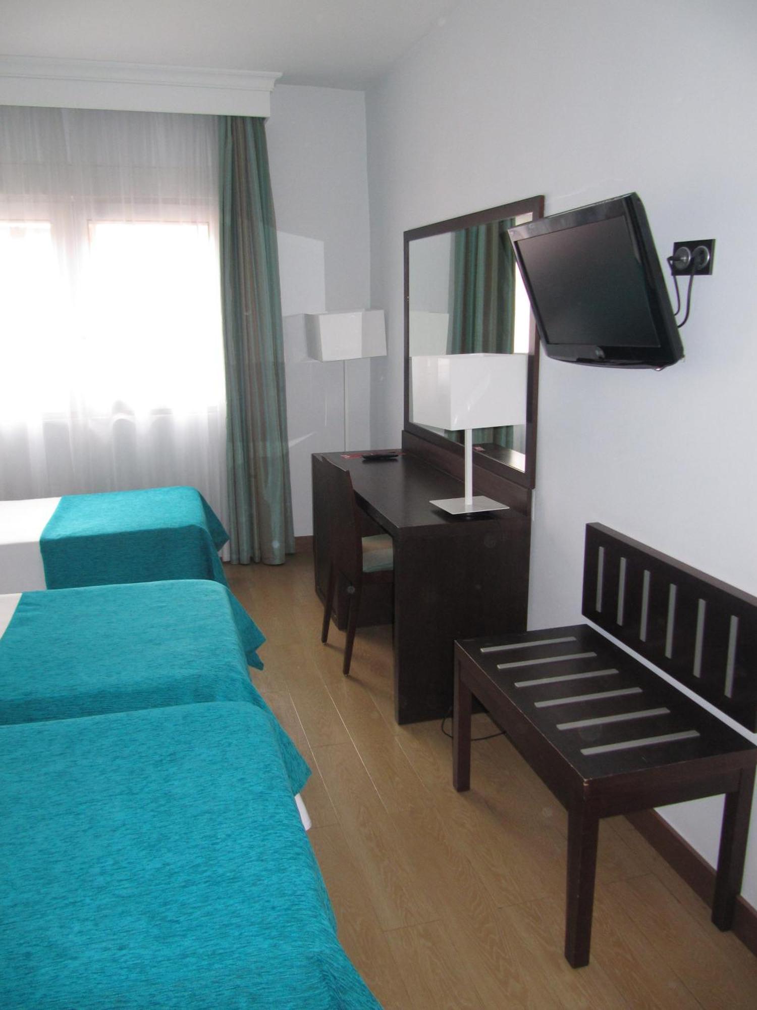 Double Room 2 Extra Beds